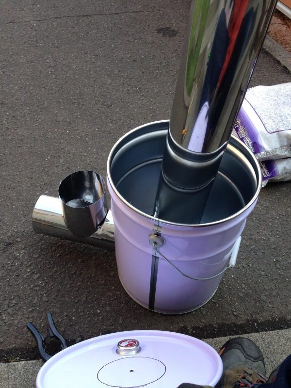 煙突組み立て完了